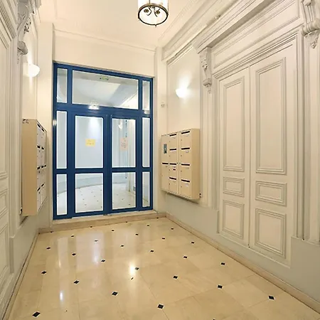 Washington Champs Elysees Apartment